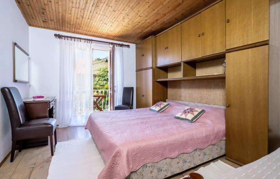 Stunning Home in Trsteno With Wifi and 2 Bedrooms