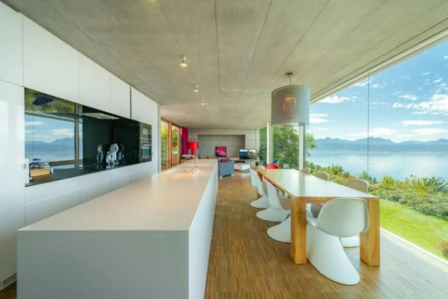 Luxury & Modern 4BD Villa with Panoramic Lake View by GuestLee