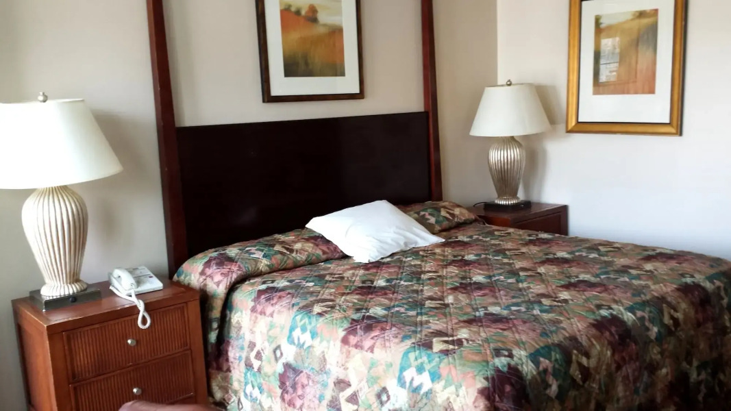 Executive Inn & Suites