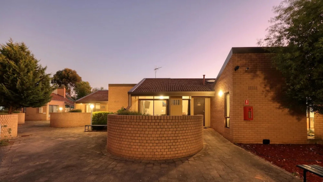 Executive Hideaway Motel