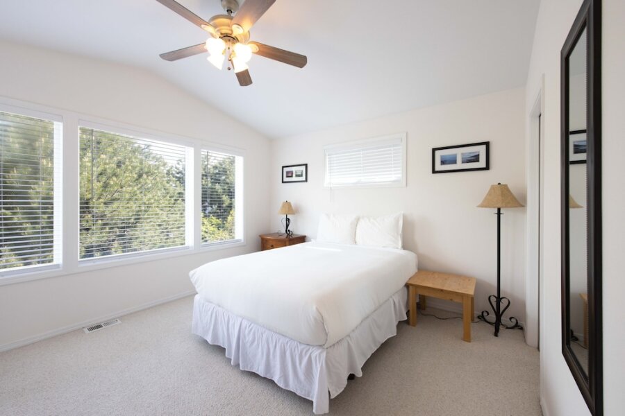 River Ranch 2 Bedroom Home by RedAwning