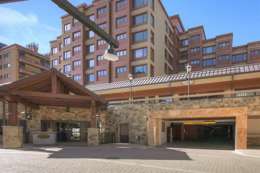 Chateaux Regalien by Ski Colorado