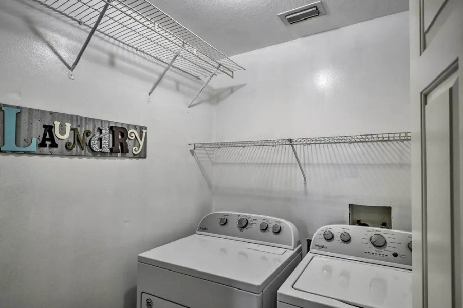 Pet-friendly Palm Coast Home w/ Pool Table & Patio