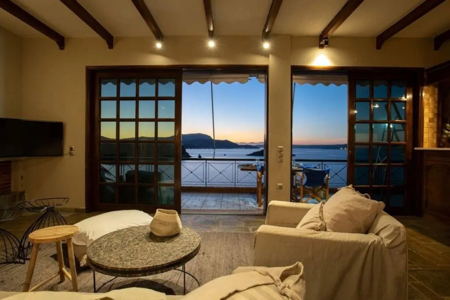 Sunkiss Seaview Apartment, 1min walk from beach!