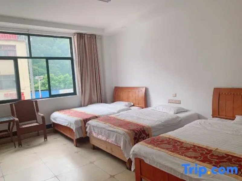 Bomi Zhenzhen Family Guest House