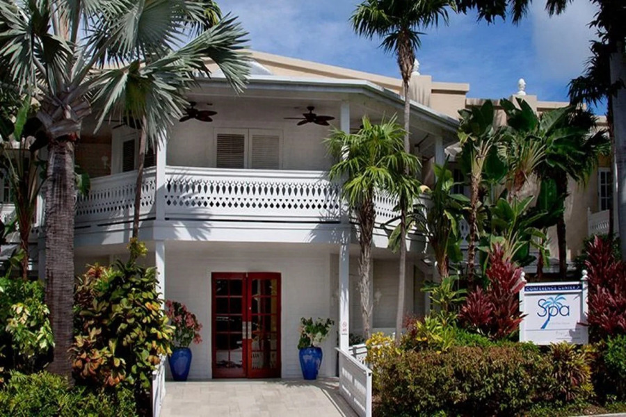 Pier House Resort & Spa