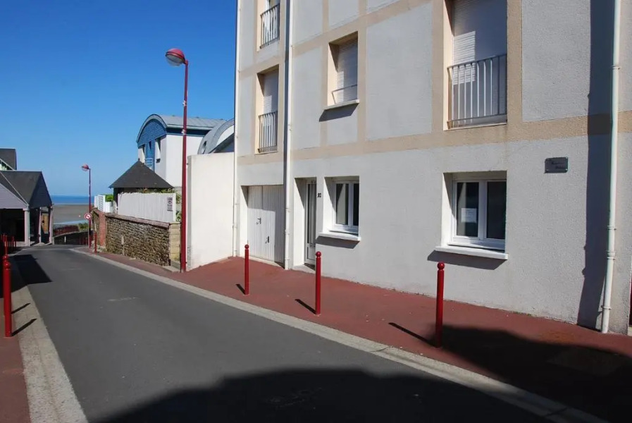 Tres Proche Granville Residence Midship