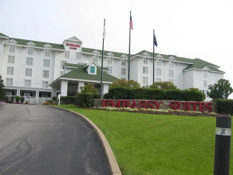 Embassy Suites by Hilton Pittsburgh International Airport