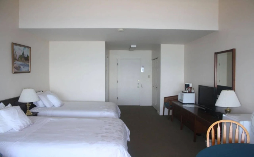 Sand Pebbles Inn