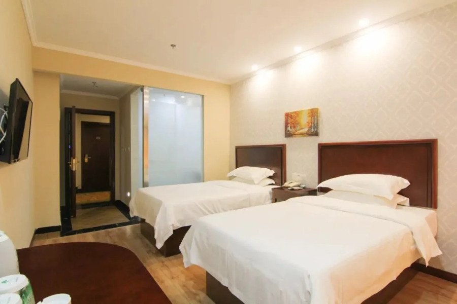 GreenTree Inn JiangSu ZhenJiang DingMao Industrial Park WoDe Square Express Hotel