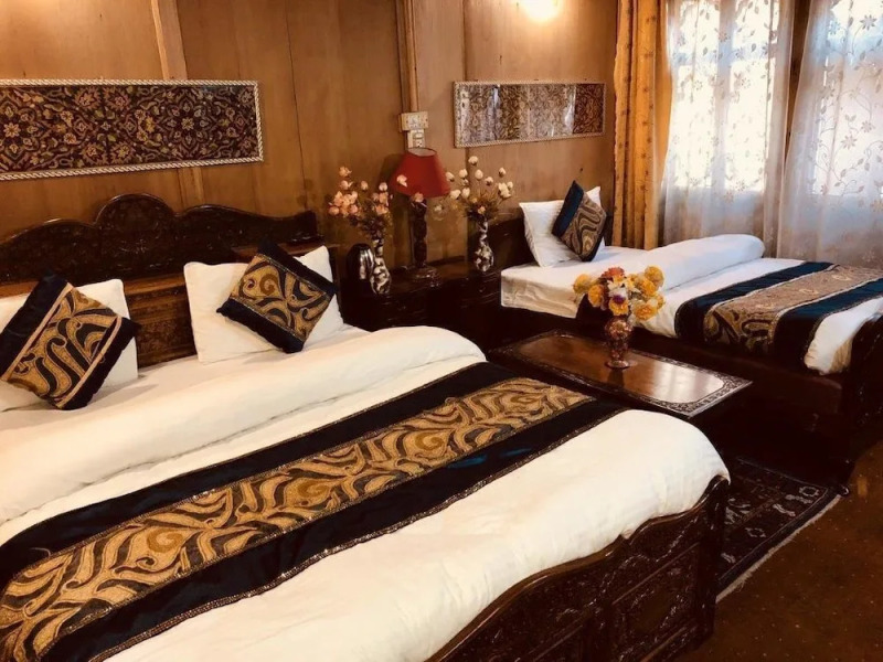 Eden Lake View Hotel