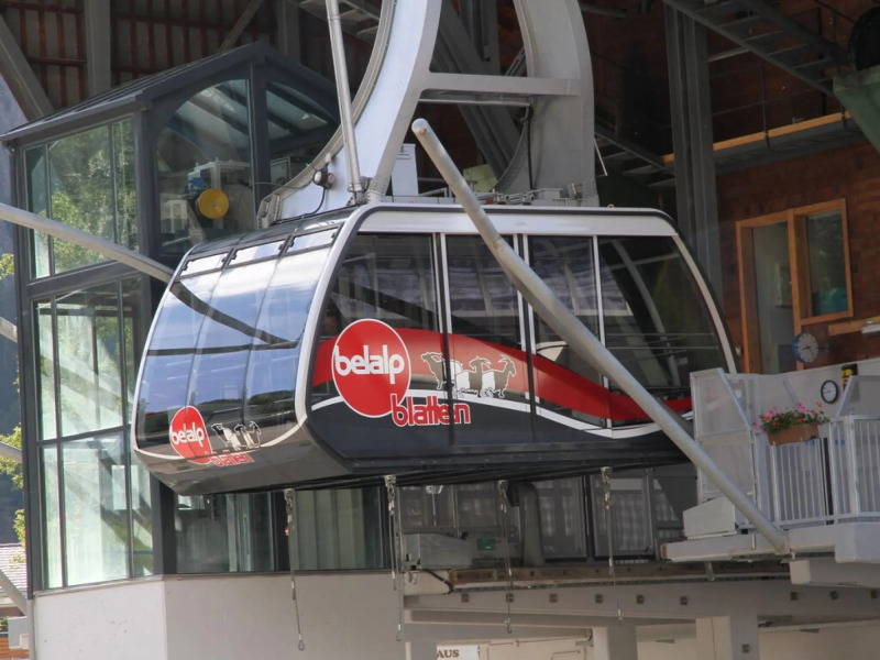 Glacier Views & Ski Trails