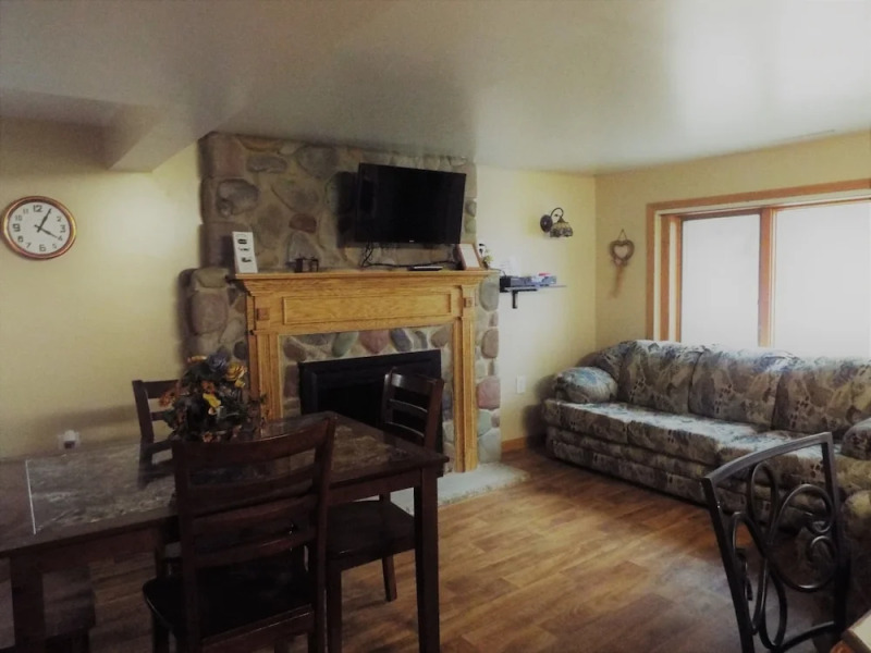 Crooked Lake Resort Cabin 6  (Hilltop Hidaway) Holiday home 3 BestStay