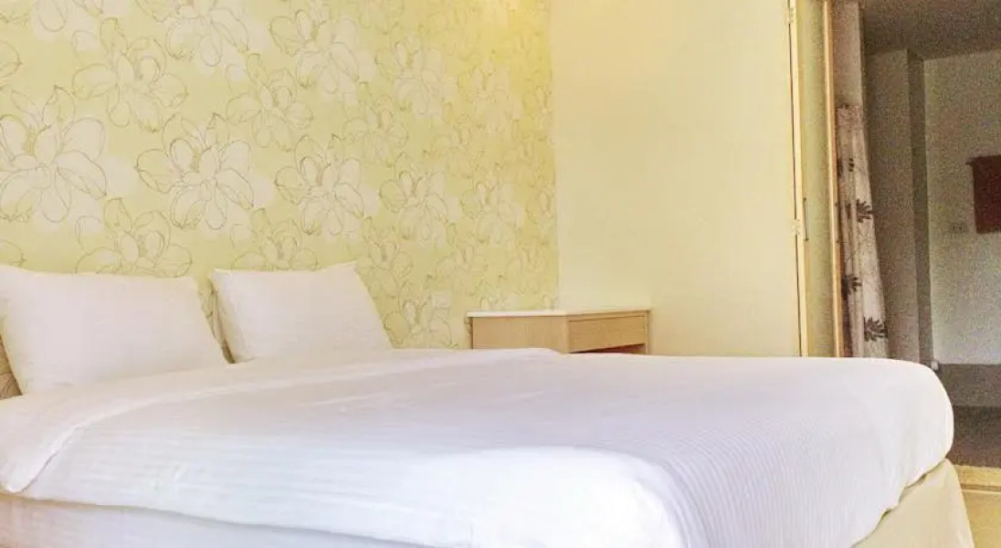 The Sea at Dolphin Bay