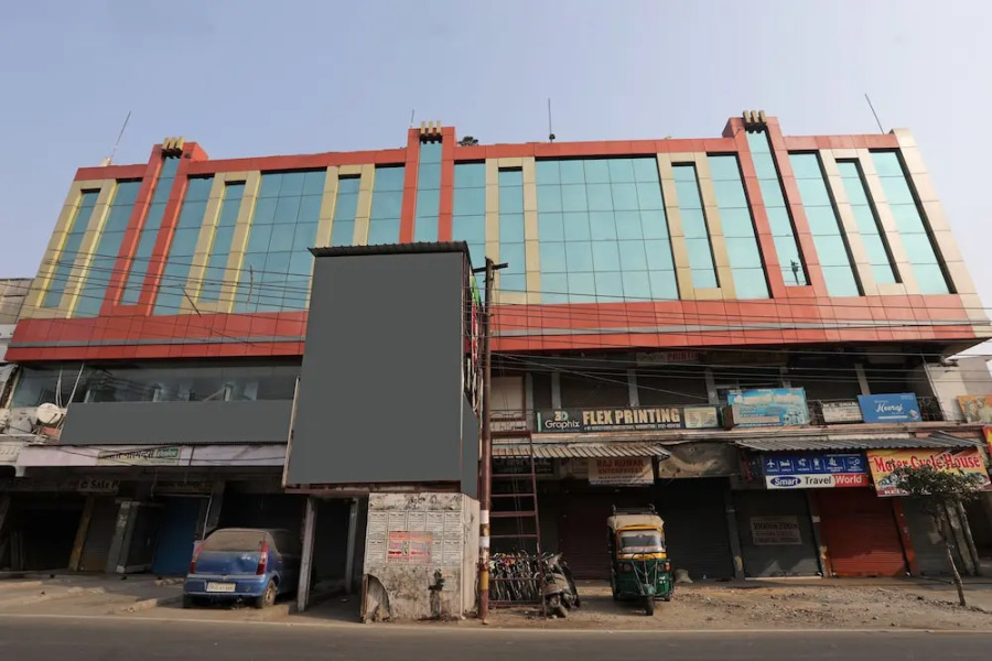 OYO 11061 Hotel Awesome