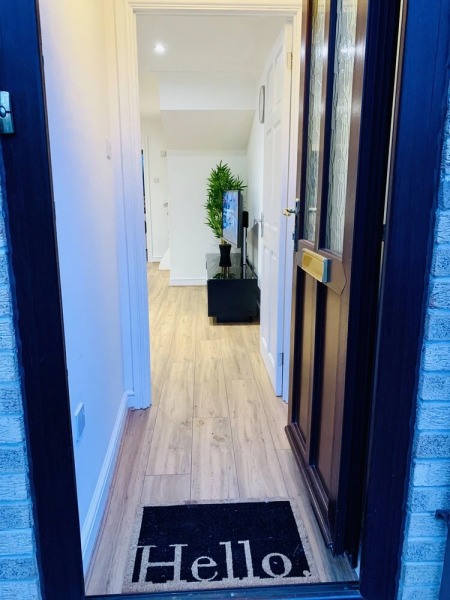 SA Today St Margarets Court Taunton with Fibre Wi-Fi & Netflix