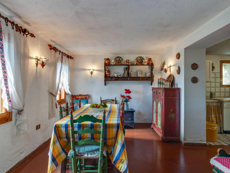 Cozy Detached House, Wide Garden, Wifi