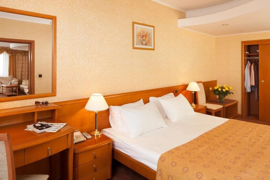 Космос Клуб 4*