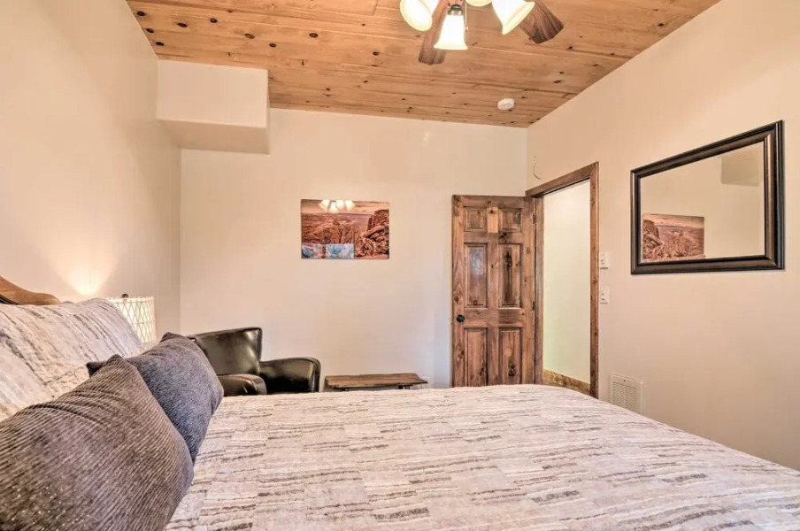 Idyllic Alton Escape ~ 37 Mi to Bryce Canyon!