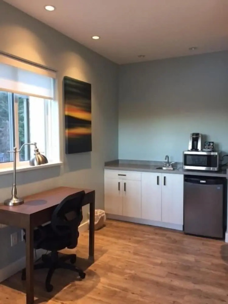 Pender Harbour Hotel