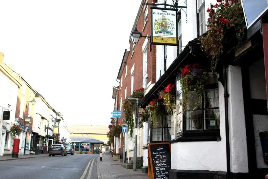 The Queens Arms
