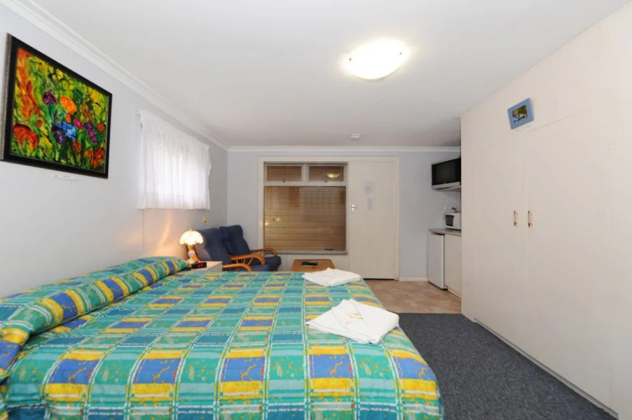 Albany View St Lodge B&B