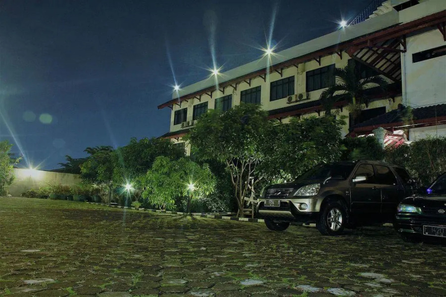 ZEN Rooms Basic Sawojajar