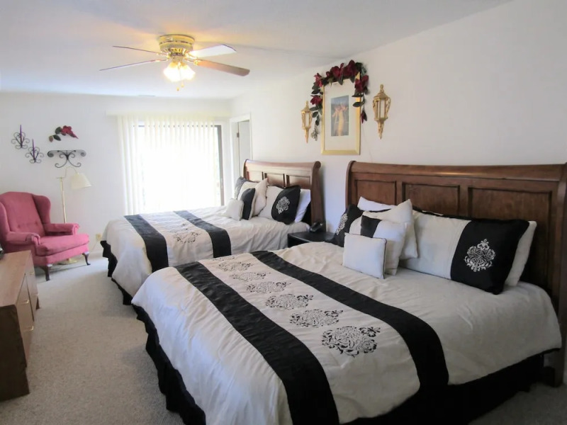 Sugar Mountain Drive 1866 6 Bedroom Home by RedAwning