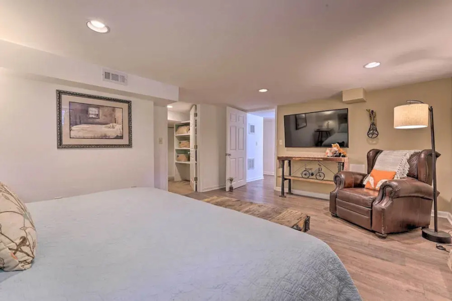 Black Mountain Retreat - Fire Pit & Near Kayaking!