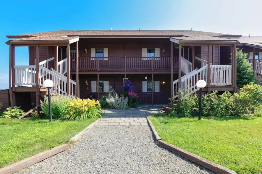 Mtn Views & Pool Access: Lake Memphremagog Condo!