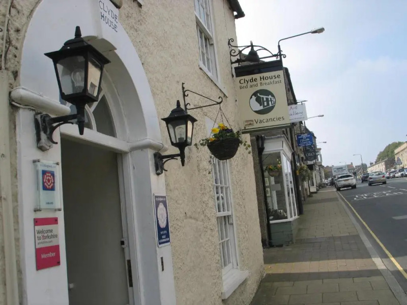 Guest house Clyde House