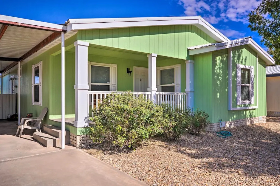 Peaceful Portales Escape w/ Patio & Grill!