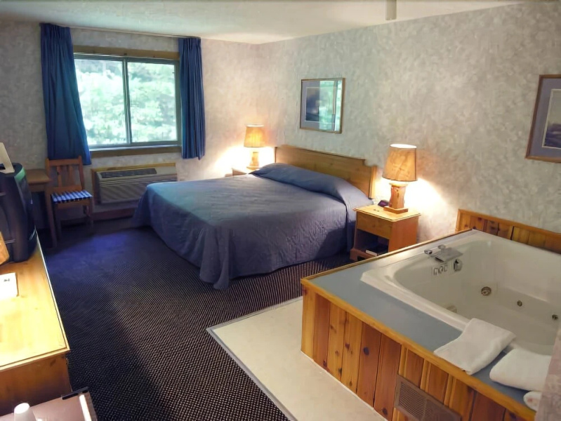 The Pinewood Lodge