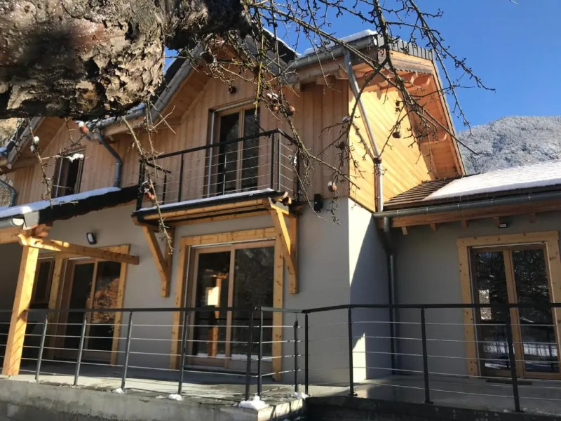 Chalet Barbara with swimming pool in the heart of Oisans