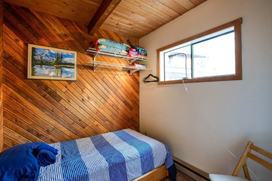 99MBR - Hot Tub - WiFi - Pets Ok - BBQ - Sleeps 6