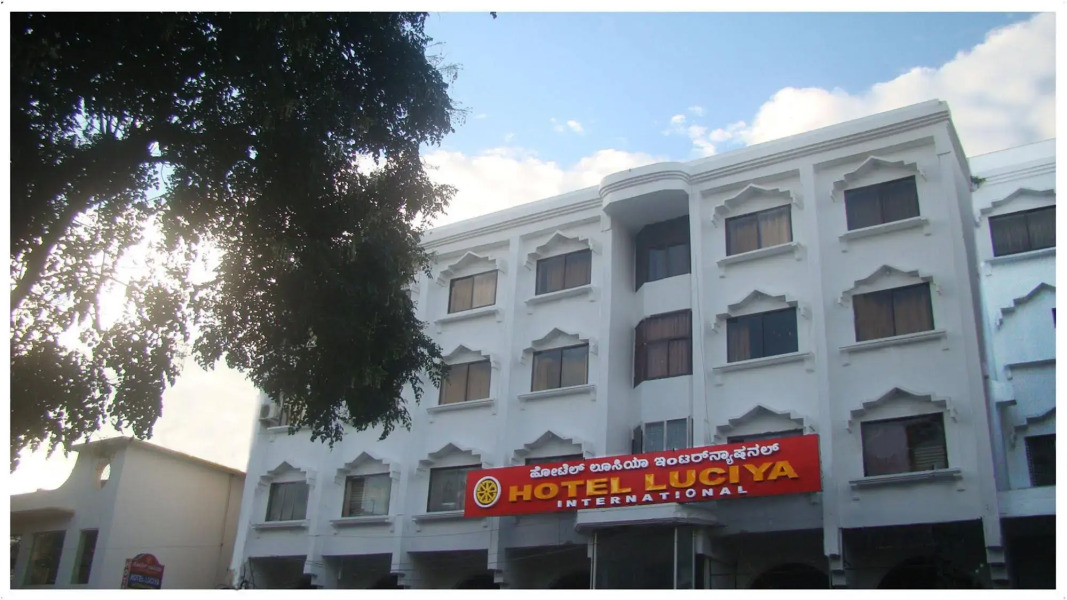Hotel Luciya International