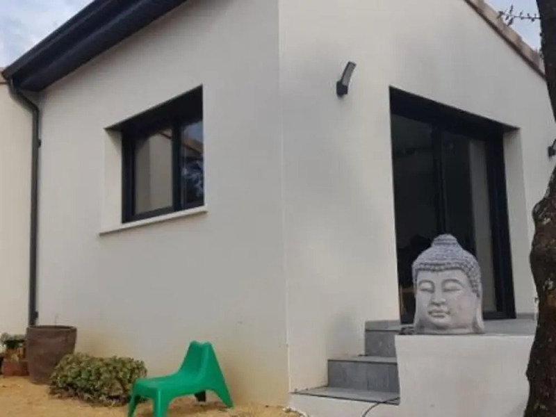 House With one Bedroom in Mornas, With Enclosed Garden and Wifi