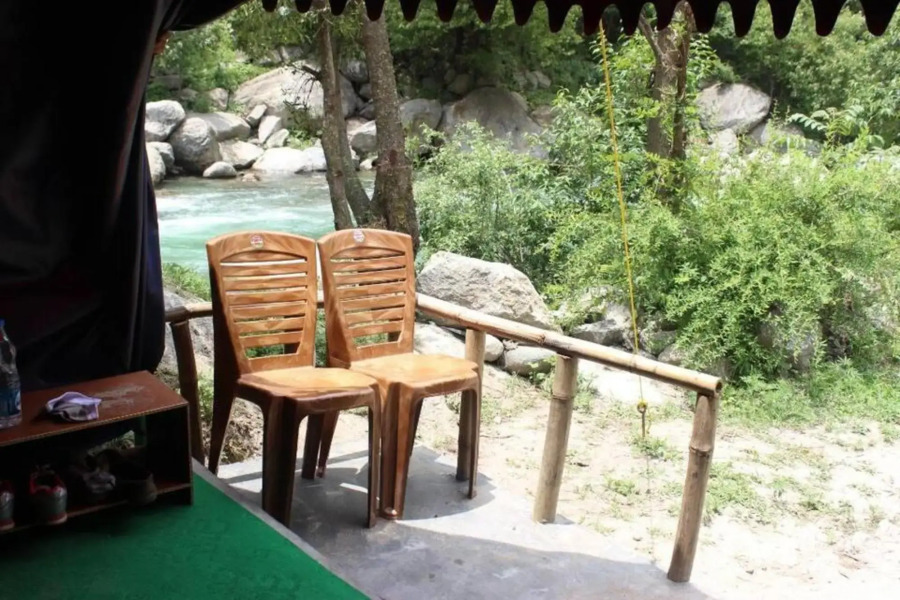 Tirthan Holidays Camp & Cottages