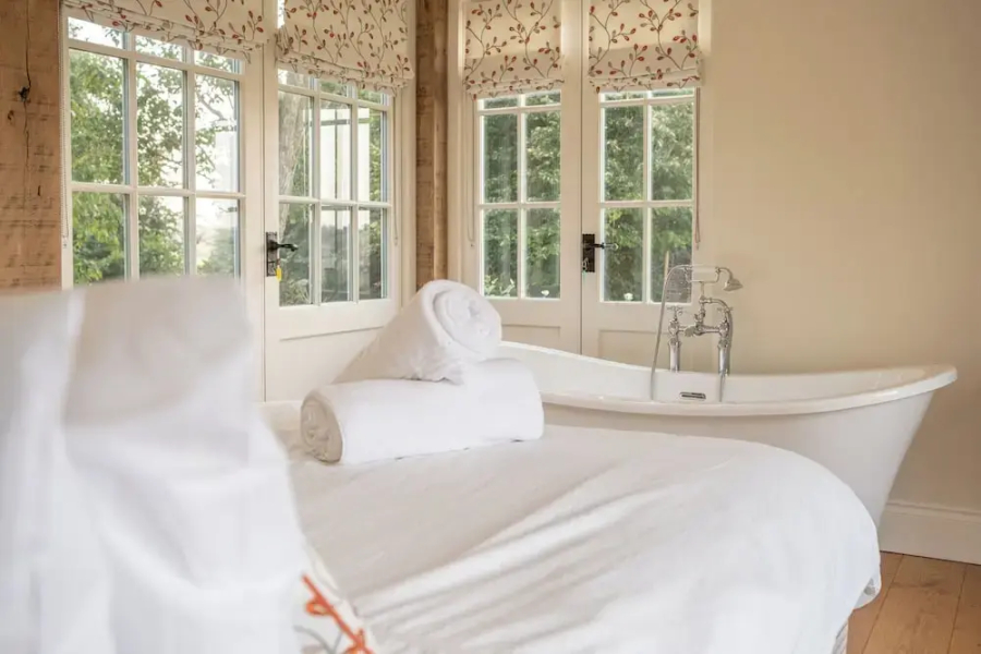 The Cider Barn - Gorgeous 2BD Near Bath