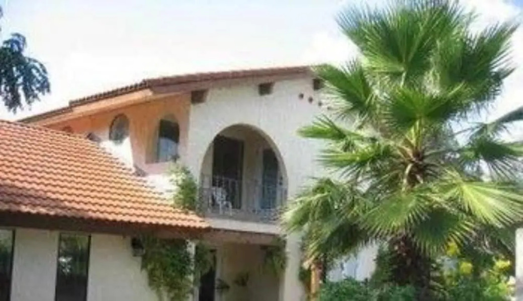 The Lakehouse Bed & Breakfast