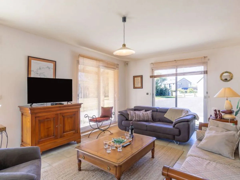 Cremiou Beach (KER215)