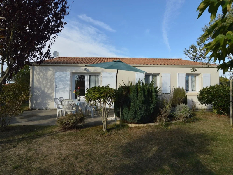 Quiet Holiday Home in Loire by the Sea