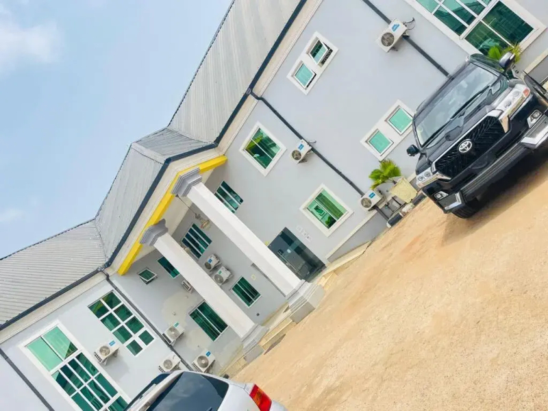 Eleventh House Hotel