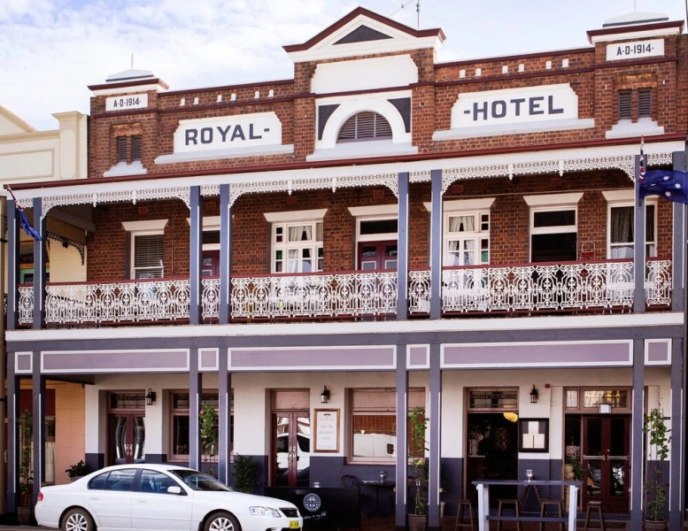 Royal Hotel West Wyalong