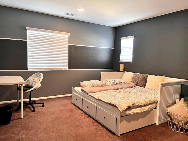 Cheerful 4 Bedroom Entire House Lots Of Open Space