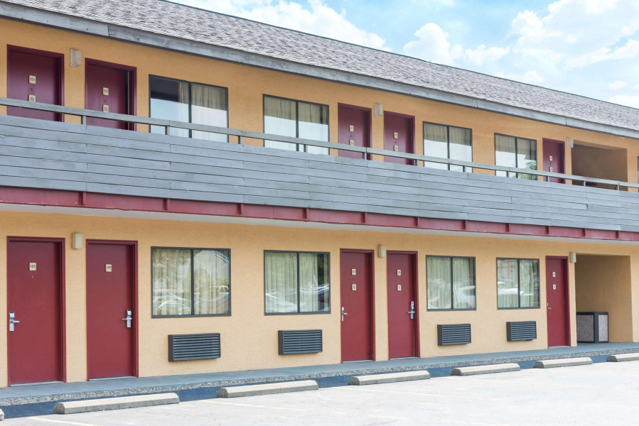 Days Inn by Wyndham Pittsburgh-Harmarville