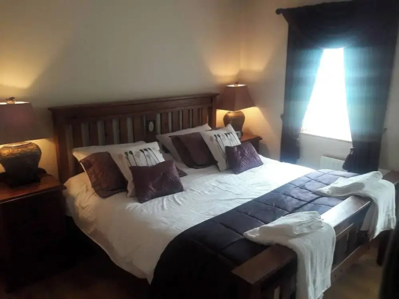 Carndonagh - 3-bedrooms - Sleeps 6/7 - Garden