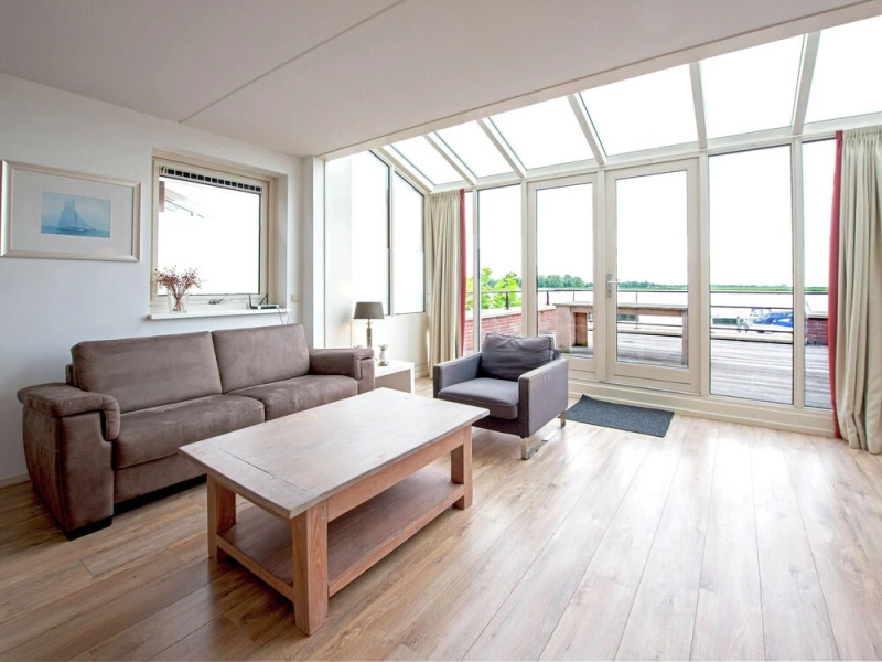 Tidy apartment with dishwasher, close to Amsterdam