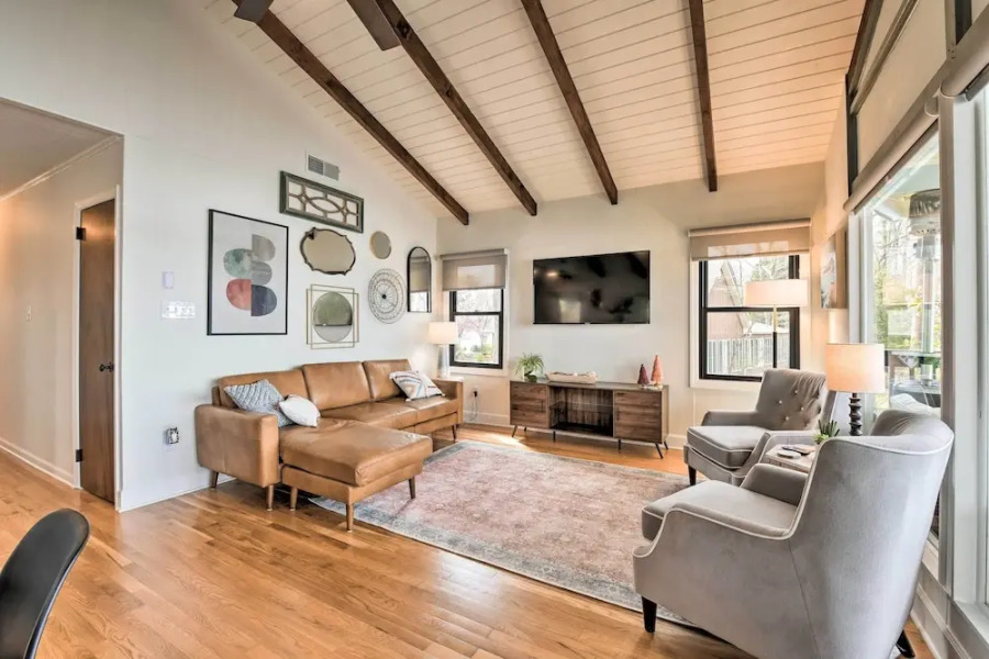 Dreamy Lake Norman Cottage w/ Panoramic Lake Views