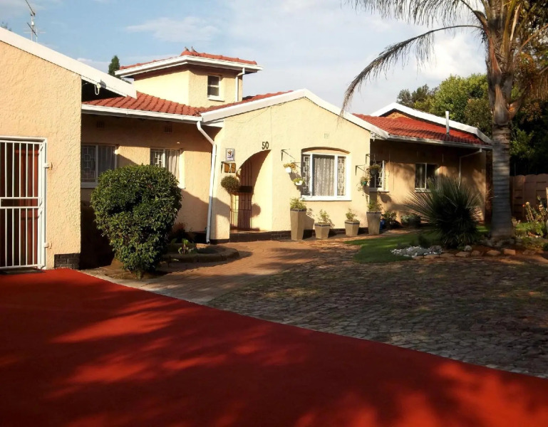 Linga Longa Guest House